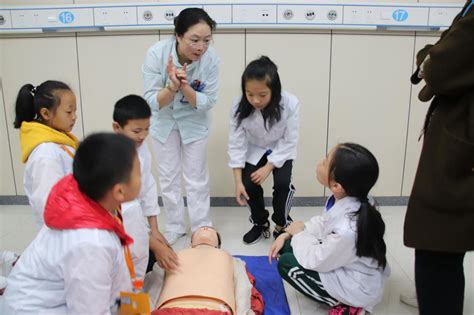 急救在身边，新华小记者走进武义县120急救中心 - 活动项目 - 青少网