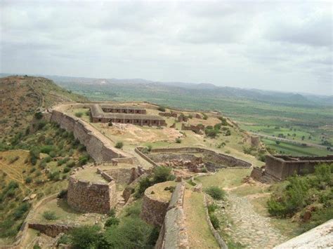 Gooty Fort: Neglected Historical Monument at the brink of Extinction ...
