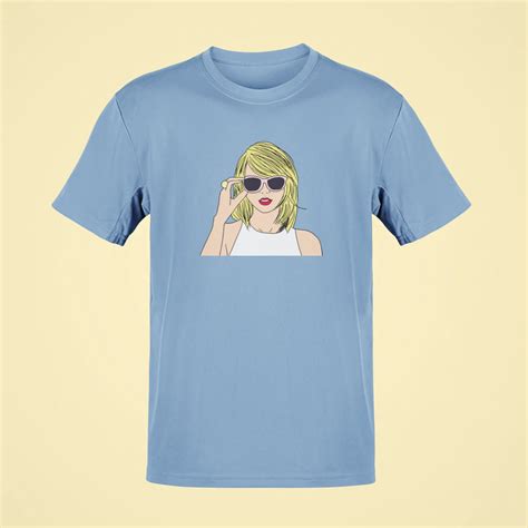Taylor Swift Face Cutout Oversized T-Shirt – Lazy Llama