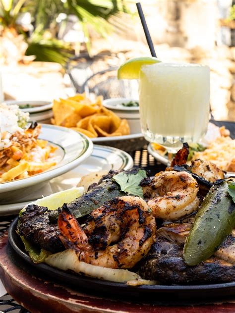 ChatGPT vs. Date Night Dallas: Who Plans A Better Night Out | Visit Dallas