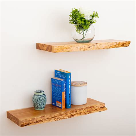 Rustic Shelf Premium Photo | Wooden Shelf With Rustic Cutting Board