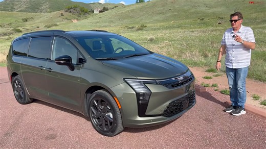 This new Pacifica might change how people see minivans, seriously