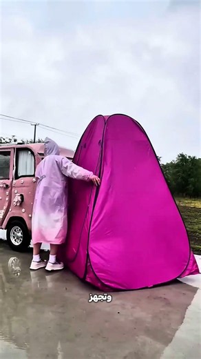 Living in a tiny car… but it’s a whole different world inside! 😱🚐