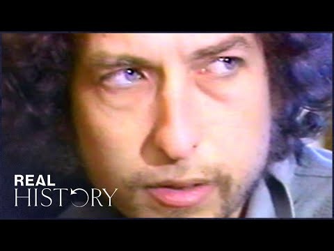 How Bob Dylan Revolutionized Folk Music Forever