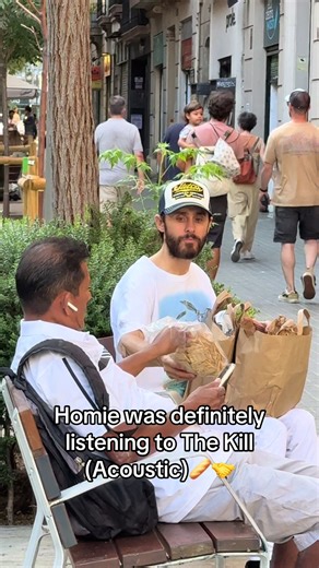 He was definitely blasting The Kill (Acoustic) while @jaredleto was breaking bread🥖🤝 #newmusic #acoustic #jaredleto #kindness #thekill