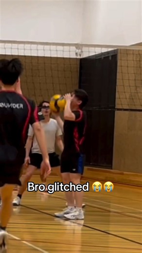 Bro on the RIGHT couldn't believe it 😭😂