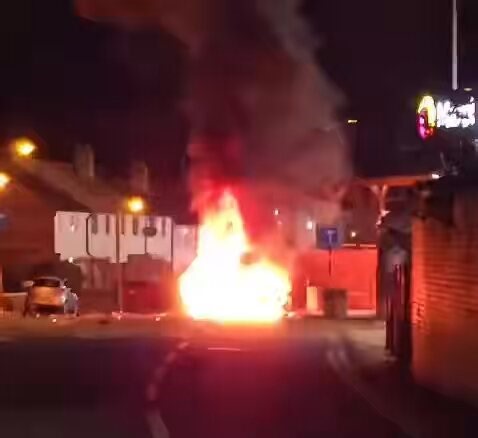 🚨 Northern Ireland under attack AGAIN: IRA terrorists strike with car bomb outside police station in Dunmurry!A hijacked car exploded near the PSNI station in west Belfast 🇬🇧 last night. Flames, smoke, cordons, homes evacuated. This is classic republican terrorism just weeks after the New IRA’s 🇮🇪 proxy bomb attempt in Lurgan.The IRA never went away. They’re still trying to drag us back to the Troubles with bombs and fear.Enough is enough. 🇬🇧💥#IRA #DunmurryBomb #NorthernIreland #Terroris