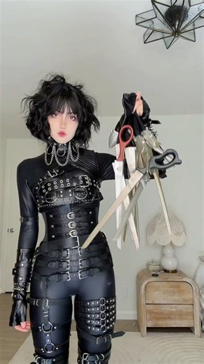grwm except I have scissors for hands: