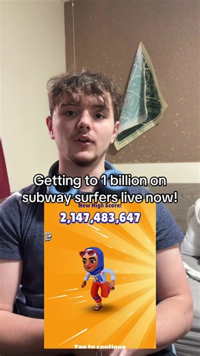 Getting to 1 billion on subway surfers live now! #fyp #tiktoklive #subwaysurfers