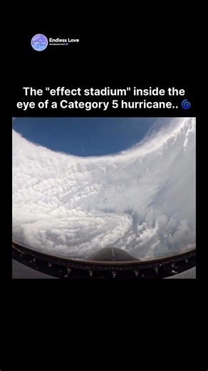 The "effect stadium" inside the eye of a Category 5 hurricane.. 🌀