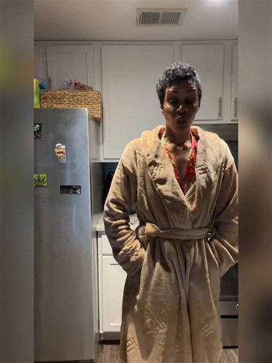 livebitez on X: "Tia Kemp went on a fiery rant targeting 50 Cent after he brought up the incident where her son was pistol-whipped. Clapping back, Kemp dragged in 50 Cent’s other children, Sire and Marquise, as well as the mothers of his kids, Shaniqua Tompkins and Daphne Joy. Claiming she had been waiting for this moment, she offered to set up a boxing match between her son and his attacker after 50 Cent threatened to post the attacker's bail." / X