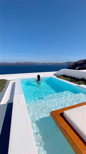 Imagine waking up to this view✨#greece #santorini #hotel #travel #lifeisbutadream
