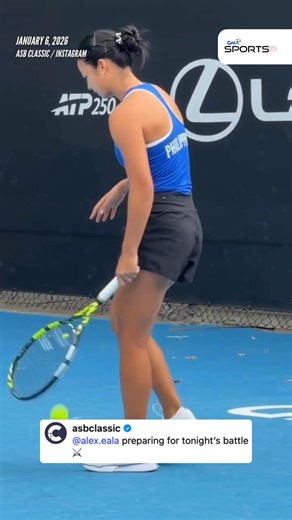 ALEX IS GAME-READY 🇵🇭😤 LOOK: Filipina tennis ace Alex Eala is seen sharpening her game moments before kicking off her 2026 ASB Classic women’s singles campaign. Eala will face Croatia’s Donna Vekić in the round of 32. Follow #GMASports for more updates. 🎥: ASB Classic / Instagram | GMA News