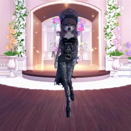 Doing this outfit trend again but a bit better lol // hope you liked it. #dti #roblox