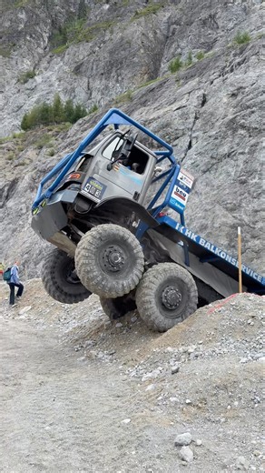8x8, 600 HP & 23 Year Old Girl Behind The Wheel 💪🇩🇪⚡️#trucktrial #offroad #viral