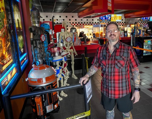Droids descend on Regal Cinema in Hudson for newest Star Wars movie