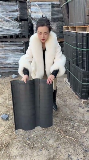 Strong Woman Roofing Like a Pro 😮💪#HardWork #WomenPower #ViralShorts