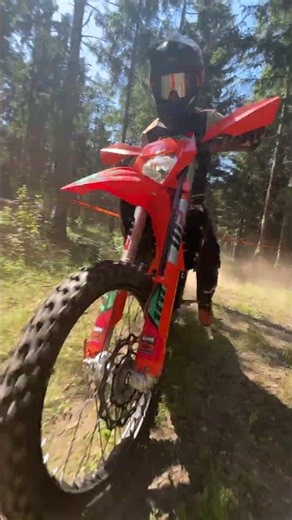 Putting the KTM 450 EXC-F 6DAYS to work in the woods! 🚀✊