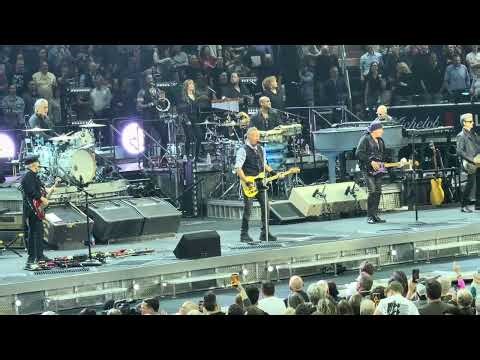 Bruce Springsteen & the E Street Band - Born To Run - Live New York City 5/11/26