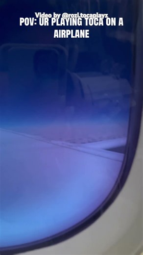 ✈️POV: UR PLAYING TOCA BOCA ON A AIRPLANE🥹WHO ELSE LOVES THIS VIBE?💖 by @rozi.tocaplayz