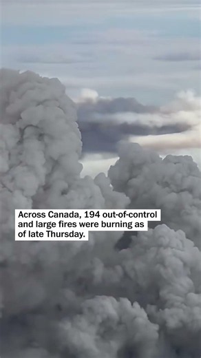 Smoke plume from wildfires in Canada visible from airplane