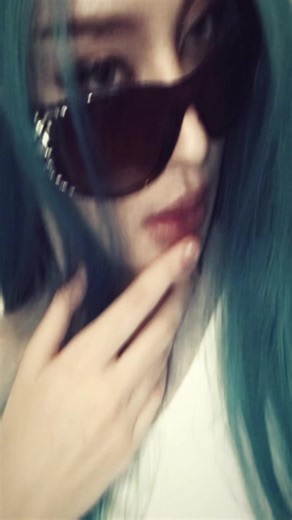 Bubble Gum Fashion: Shami's Blue Wig Look 2026