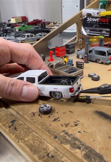 You 📺 Tube Top 10 - #4 is one of my favs and so simple! Quick flip of the hitch on this @GreenLight Collectibles Silverado 3500 to make the dually pull the @Squarebody_USA enclosed 😎🤘🏼