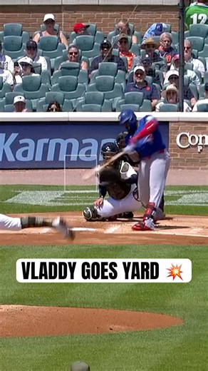 Vladimir Guerrero Jr. homers in his first at-bat in the 2 spot 😤 #MLB #BlueJays #PLAKATA