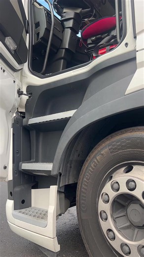 German Fernfahrer in Belarus: Trucking Life & Routes
