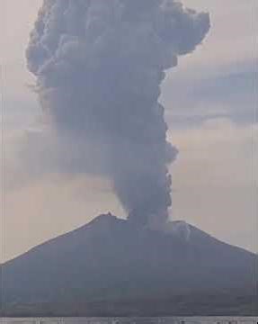 An eruption of Sakurajima Volcano in Kagoshima Prefecture, Japan 🇯🇵 (21.04.2026) The ash p..