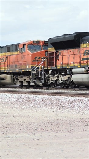 TRAIN SHORTS #01464 / EB BNSF 7091 MP 740 NEEDLES SUB 10-9-2025 #automobile #railtrack #railfan