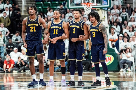 Michigan basketball stuck at No. 2 in latest coaches poll rankings