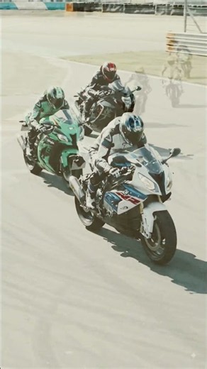BMW S1000RR vs Kawasaki Ninja ZX-10R 🏍️🔥 Who wins this insane superbike race? #kawasaki #superbikesc