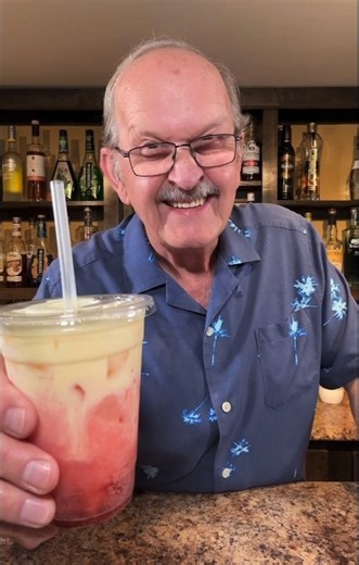 Berries and Banana Cream Dirty Soda Float, Happy Float Day Friday!