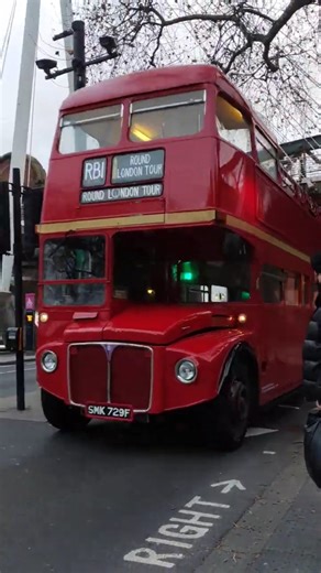 (Ex London Transport) Route RB1 SMK 729F RML2729 approaching Embankment Station