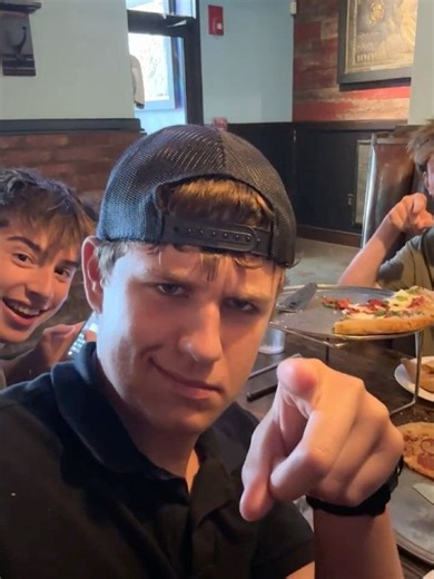 Hanging out with ​@eqnelson08 and @ctidwell35 at Mellow Mushroom on August 5th!
