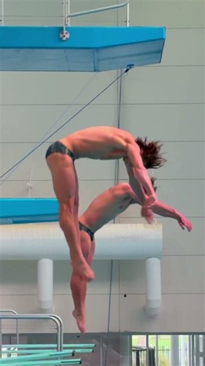Sam Fricker diving