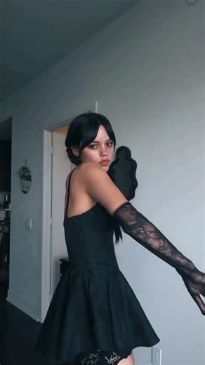 Wednesday Addams Dance 🕷️ #Wednesday #WednesdayDance #WednesdayAddams #DanceTrend #GooGooMuck