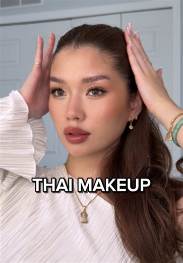 THAI MAKEUP 🇹🇭 I call this Asian girl soft glam ✨ this tutorial has been so requested so many times from you 🥹 🥭 PRODUCTS 🥭 @Hapa Kristin colored contacts in cheerful Kristin @Orcé Cosmetics come closer serum foundation in 40W @Benefit Cosmetics precisely my brow brow pencil in shade 5 @Maybelline NY brow lock gel in medium brown @Armani beauty liquid eyeshadow tint in 44s @Hung Vanngo Beauty tansculpt bronzing contour balm in intentional @Huda Beauty liquid blush filter in peach sorbet @Mi