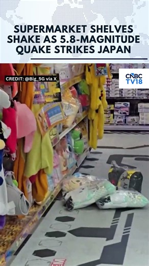 WATCH | Japan Quake Caught on Camera: Supermarket Shelves Shake as 5.8-Magnitude Tremor Hits | N18G