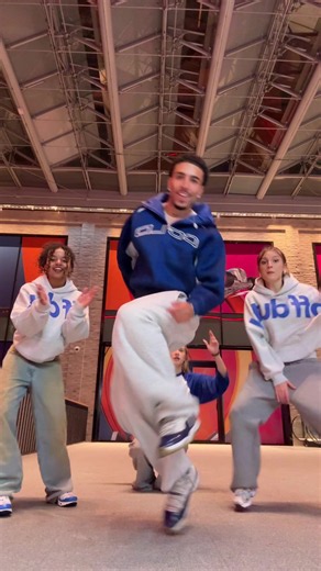 Dominican sturdy Eli — Eli Elibailar Sturdy Dance Search