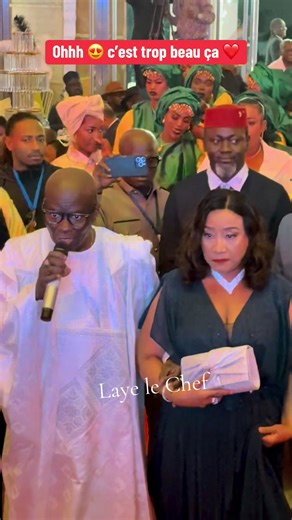 Ohhh ❤️ c’est vraiment beau ça 😍 Papa Omar Pene fête ses 50 ans de carrière avec sa femme Baba Ndiaye