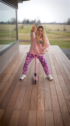 Jasmin viser hendes VILDESTE tricks på løbehjul! 😱