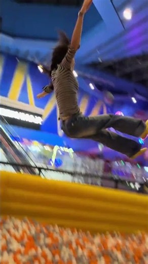 Trampoline Is So 😮😲Fun! Why Didn't We Just Start Jumping Around Like This When We Were Kids
