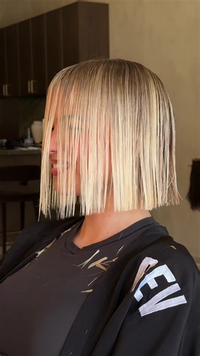 Blunt and c*nt is my motto for 2026 🤏🏻🤏🏻 tag a friend who needs this motto 😝 Bet yall didn’t know I could eat a bob huh? My commitment this year is to bring y’all some fresh and different content. What are some things you DO and DON’T want to see from me this year?