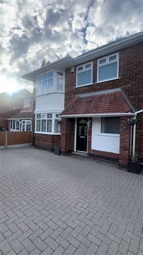 Four Bedroom Detached House for Sale in Sawley – Grosvenor Avenue