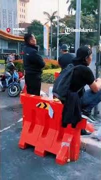Tolak Kebijakan Pemerintah, Demo Digelar di Kawasan Patung Kuda