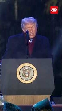 Trump e Melania dão início oficial ao Natal nos EUA com cerimônia histórica #shorts