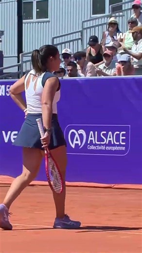 Bringing the heat 😎Emma Navarro is off to a strong start in the Strasbourg final against Mboko!#IS26