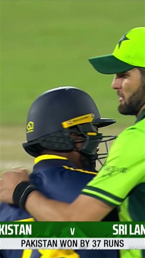 The perfect way to finish the game! 💫Haris rattles the stumps to get the job done 🎯 #PAKvSL MZS1K